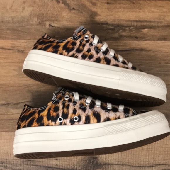 CONVERSE PLATFORM BRAND NEW - Picture 8 of 14